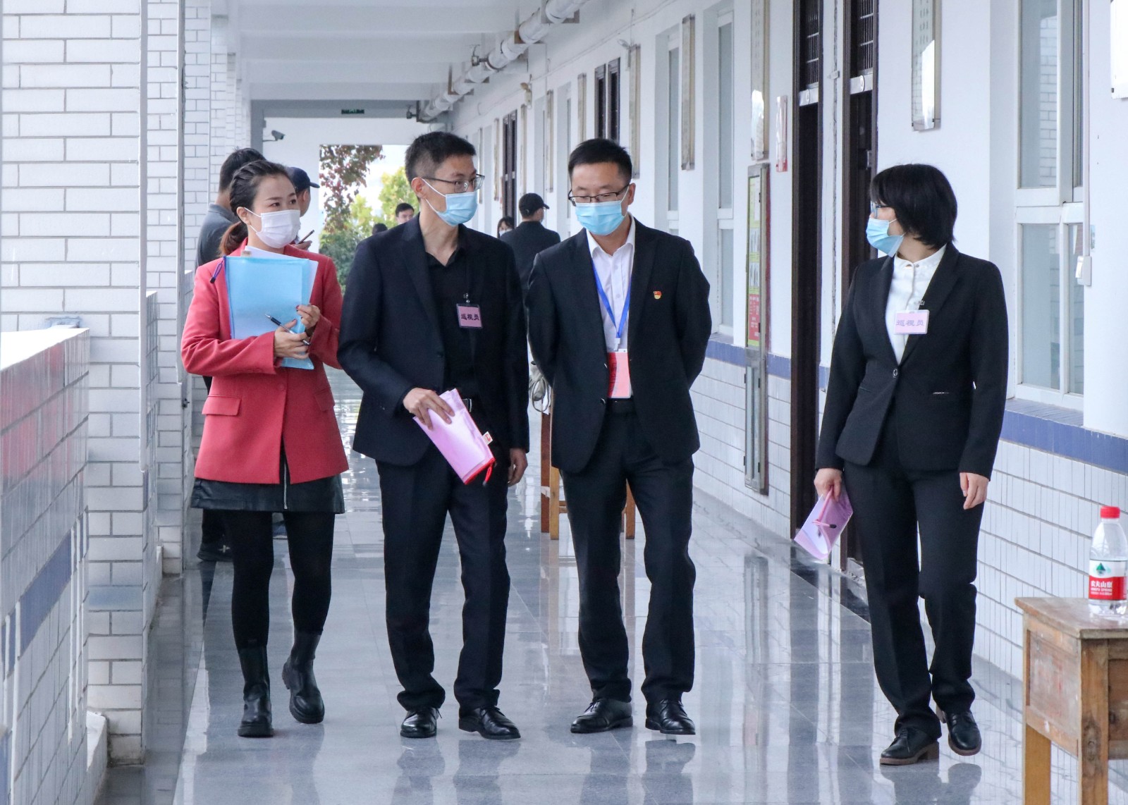 摄影记者黄楠 (1).jpg 摄影记者黄楠 (1).jpg