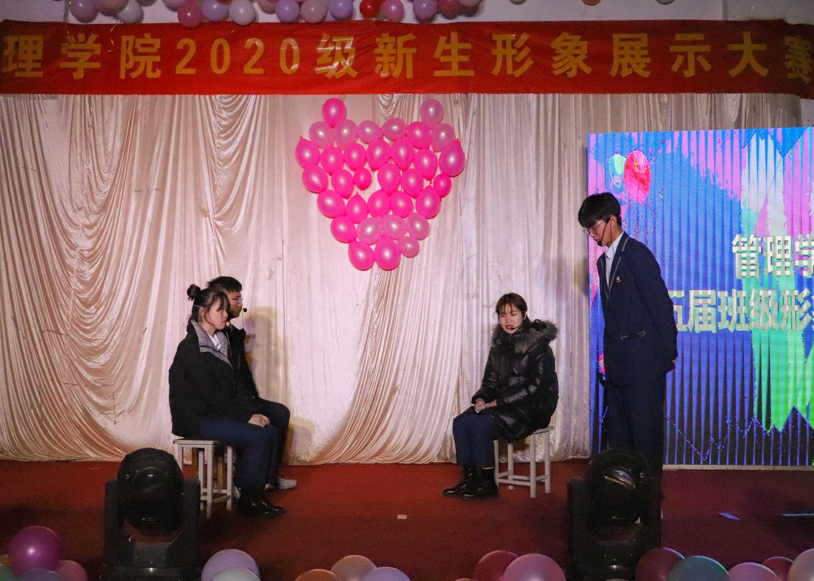 摄影记者王玉菲1.jpg