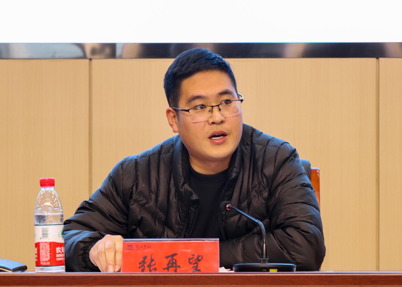 摄影记者黄楠、芦龙 (1).jpg