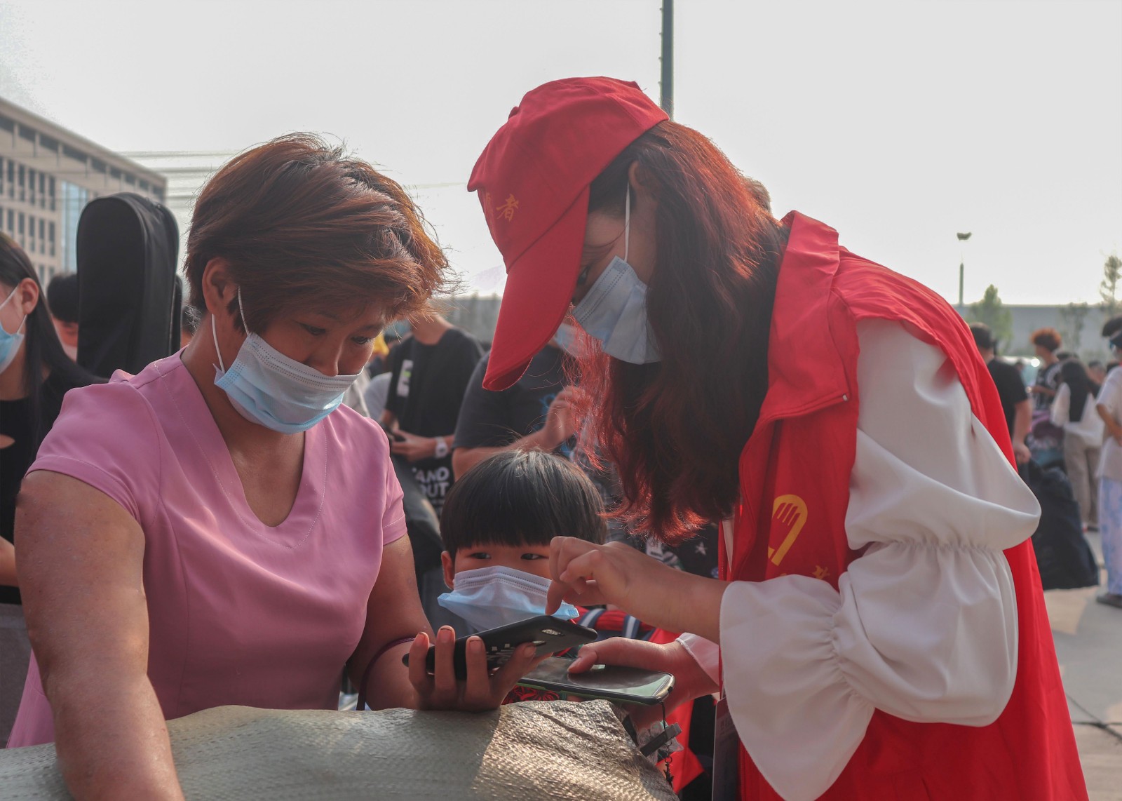 摄影记者芦龙.jpg