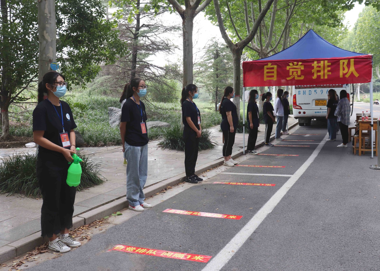 摄影记者吴慧颖.jpg