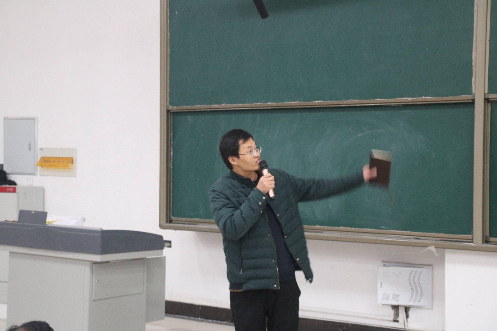 苏庭波老师讲话.JPG