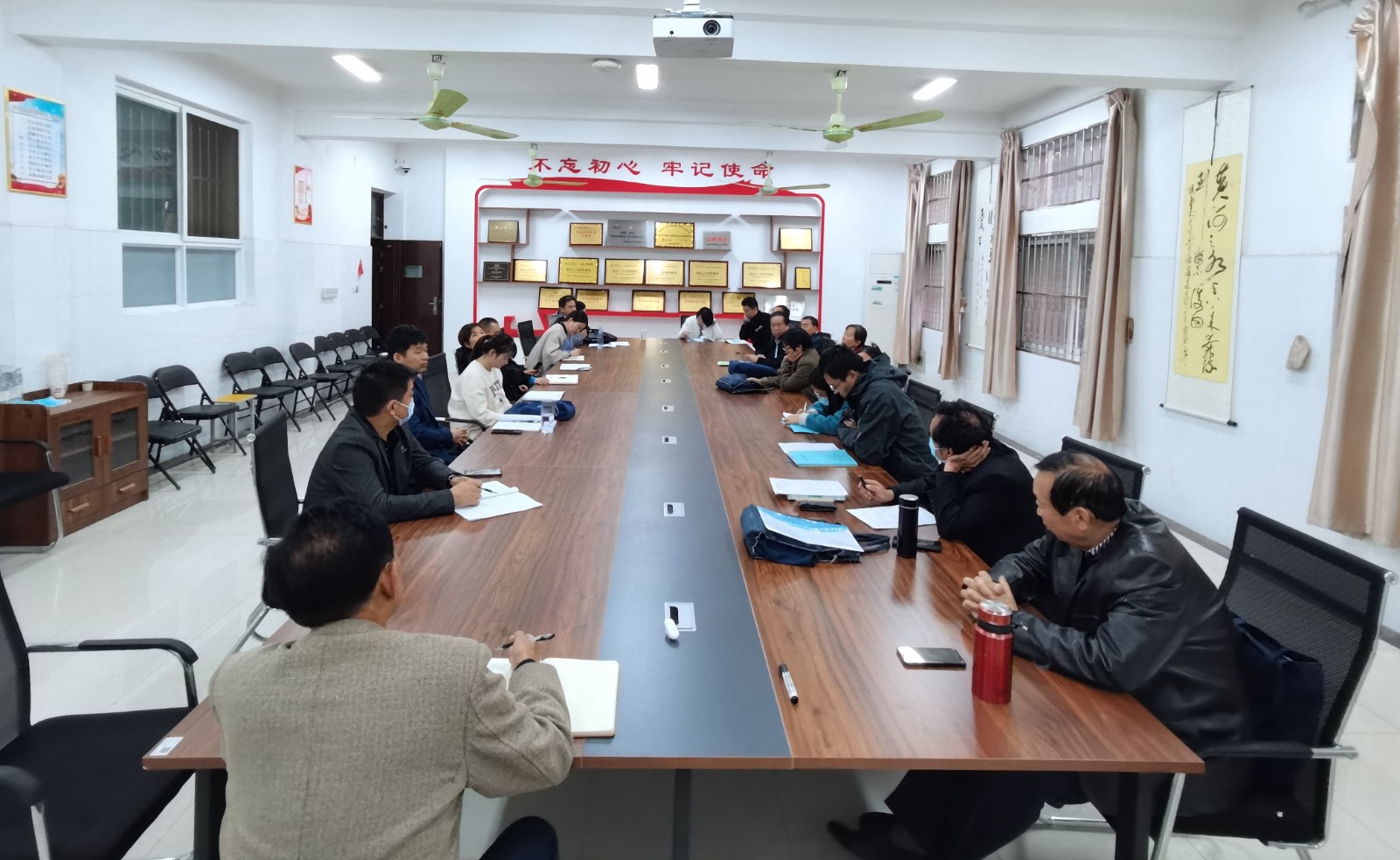 计算机工程学院考研工作推进研讨会议现场2.jpg