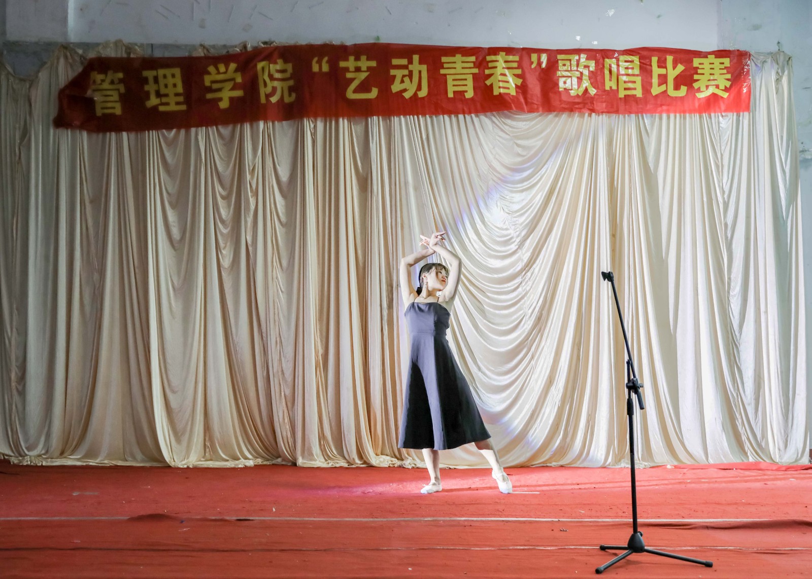 摄影记者朱国强、张慧莹 (4).jpg