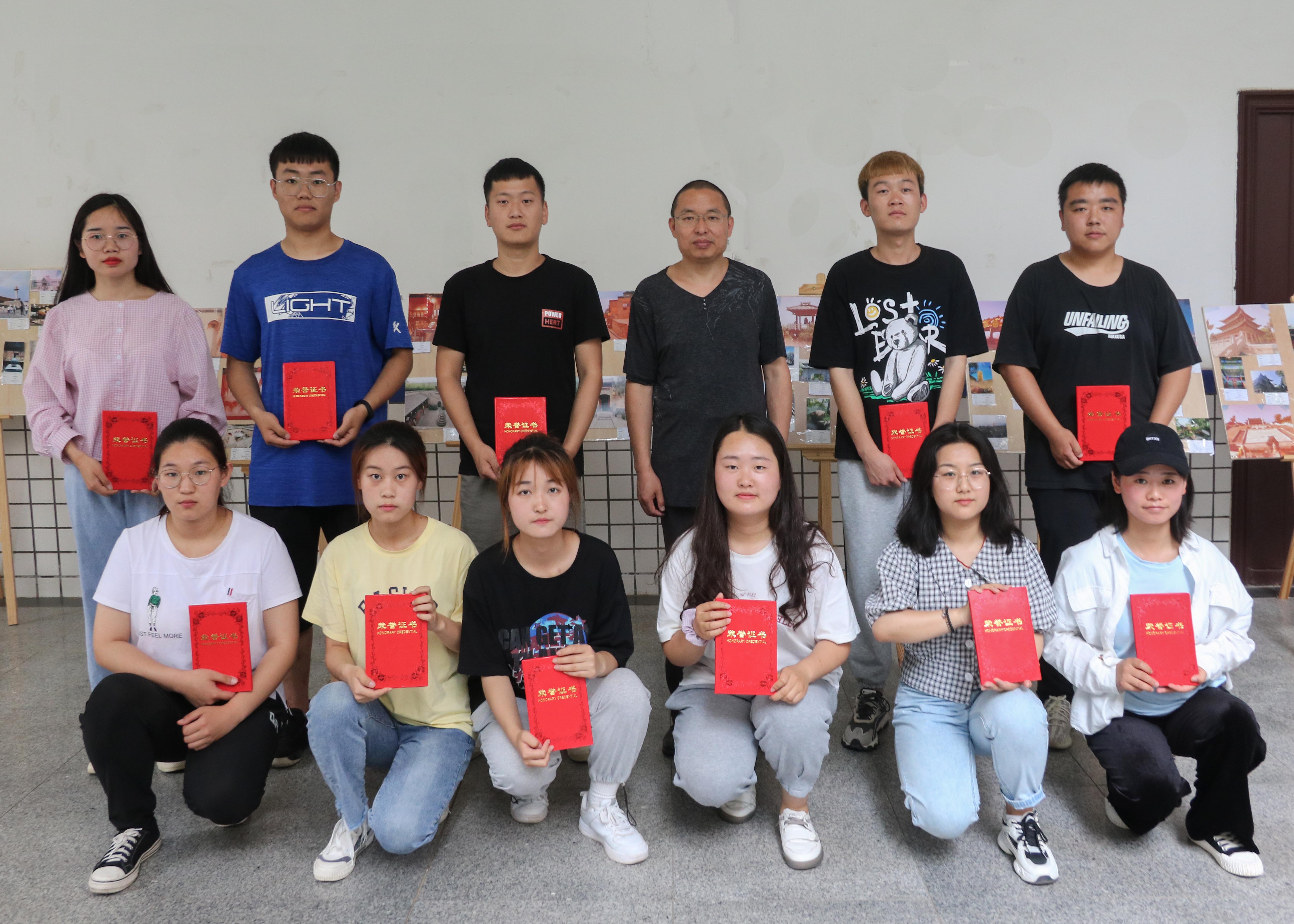 摄影记者钱庆杰李曼 (2).jpg