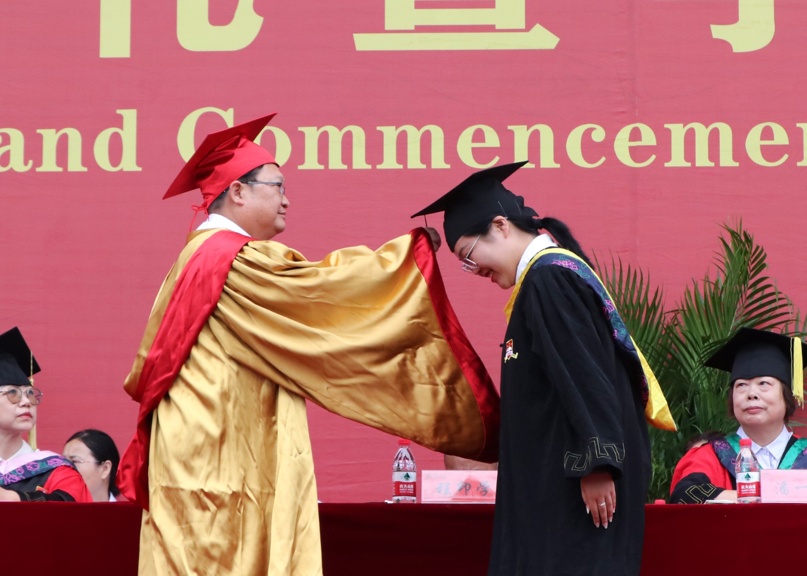 摄影记者李曼1.jpg