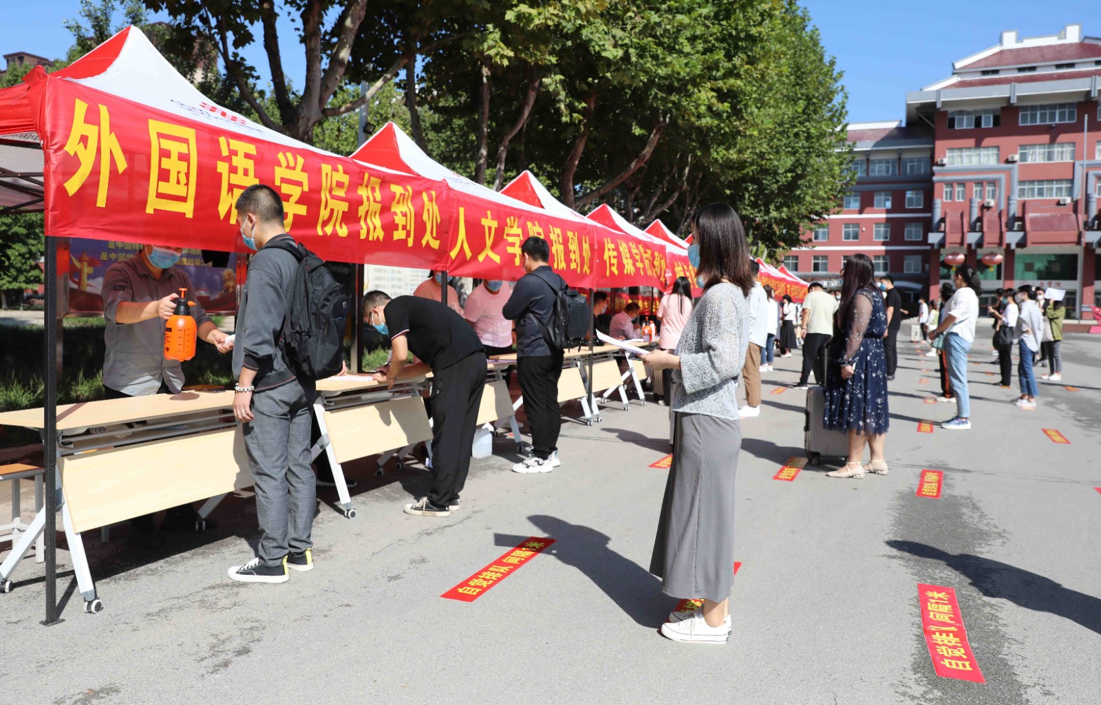 5办理手续.JPG