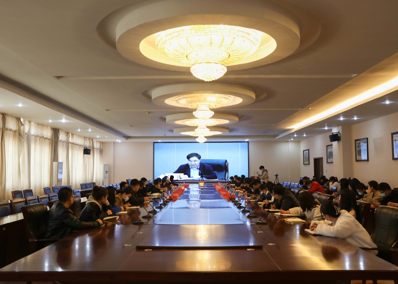 摄影记者朱国强 陈会会 陈丹 (2).jpg