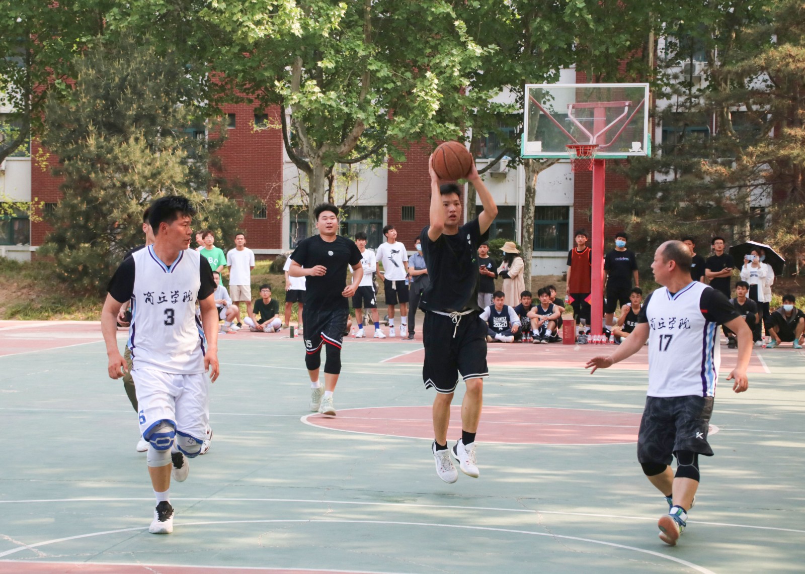 摄影记者白坷欣修5.jpg