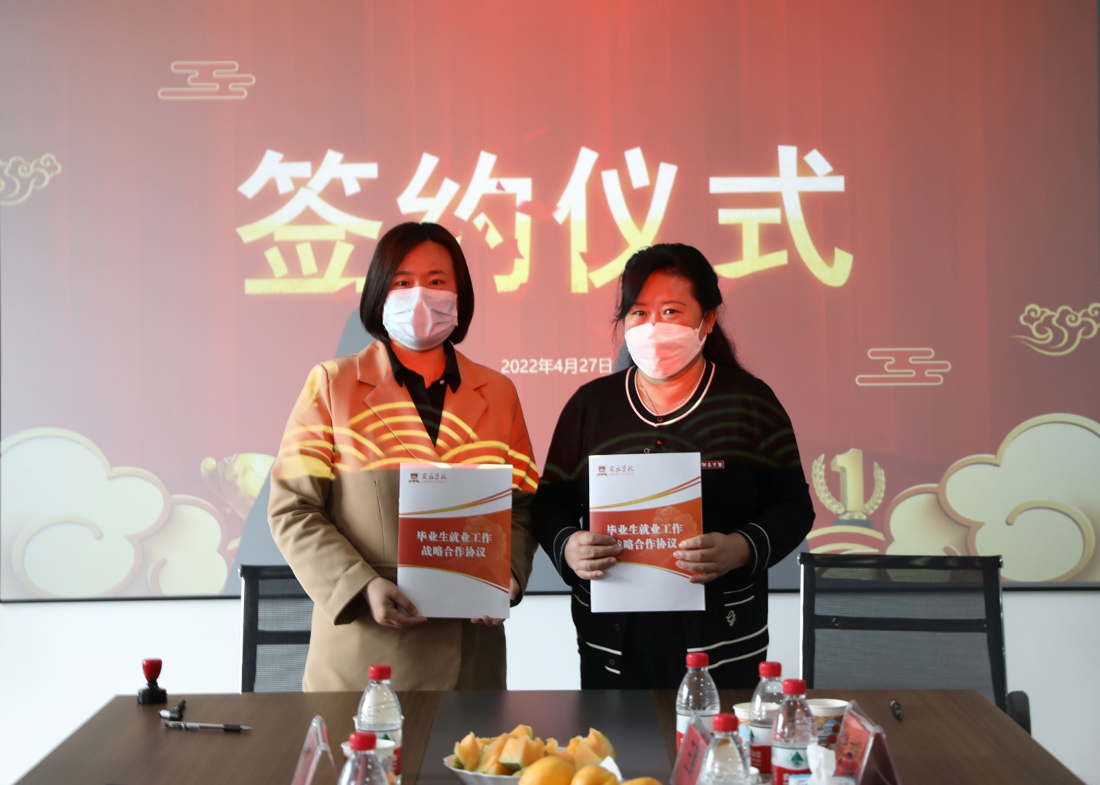摄影记者白坷欣修3.jpg