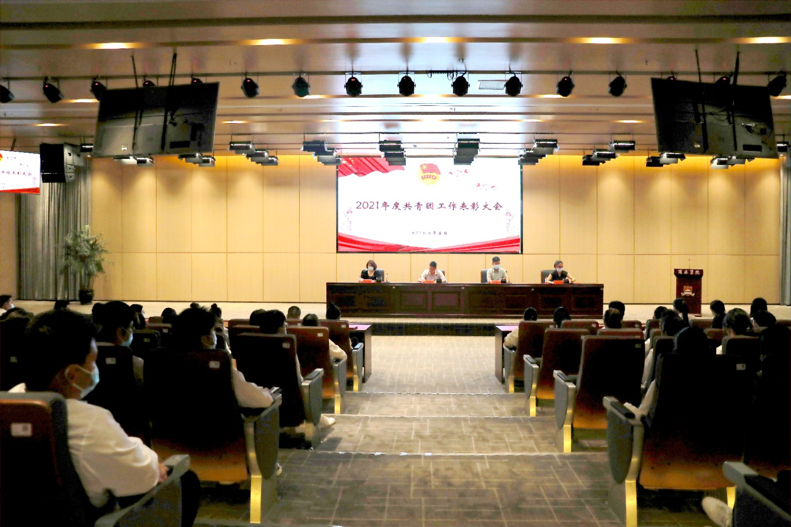 摄影记者王绍龙12.jpg 摄影记者王绍龙12.jpg