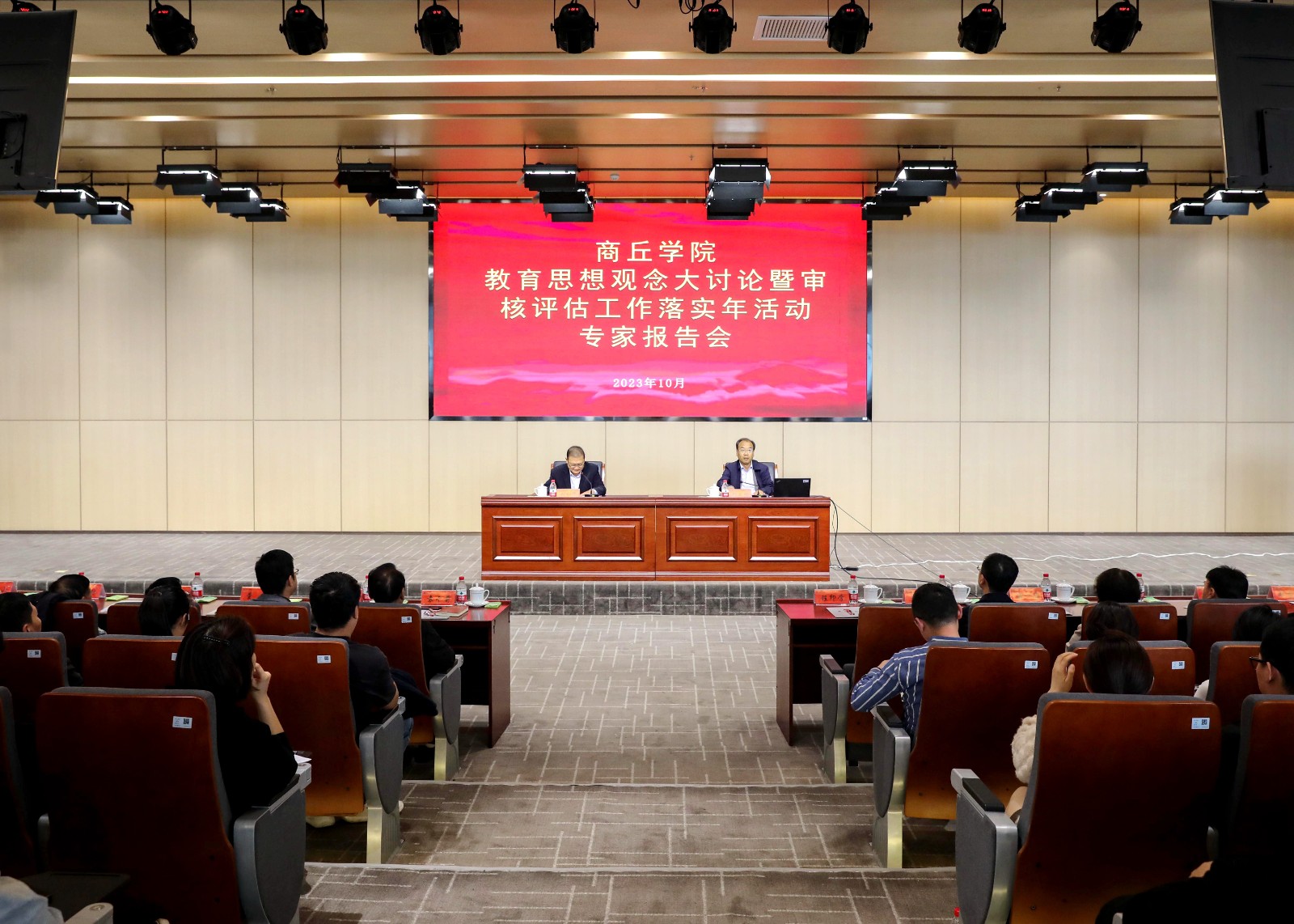 摄影记者原洪帅 (3).jpg