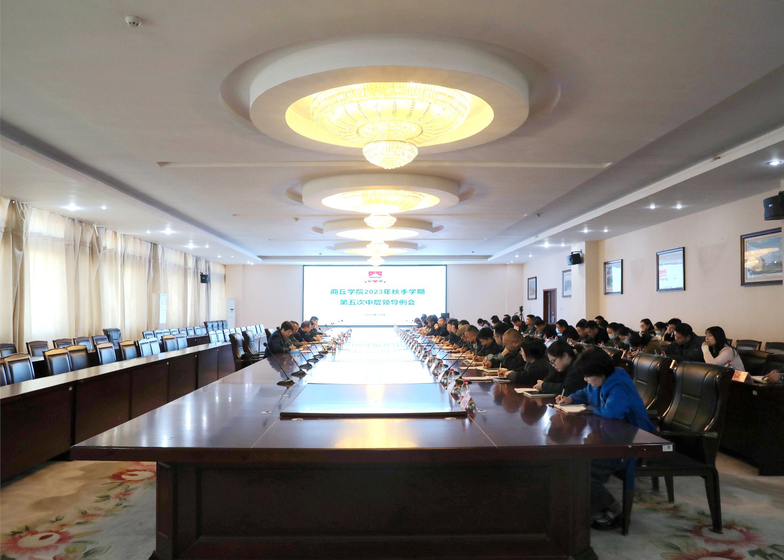 摄影记者刘果1.jpg 摄影记者刘果1.jpg