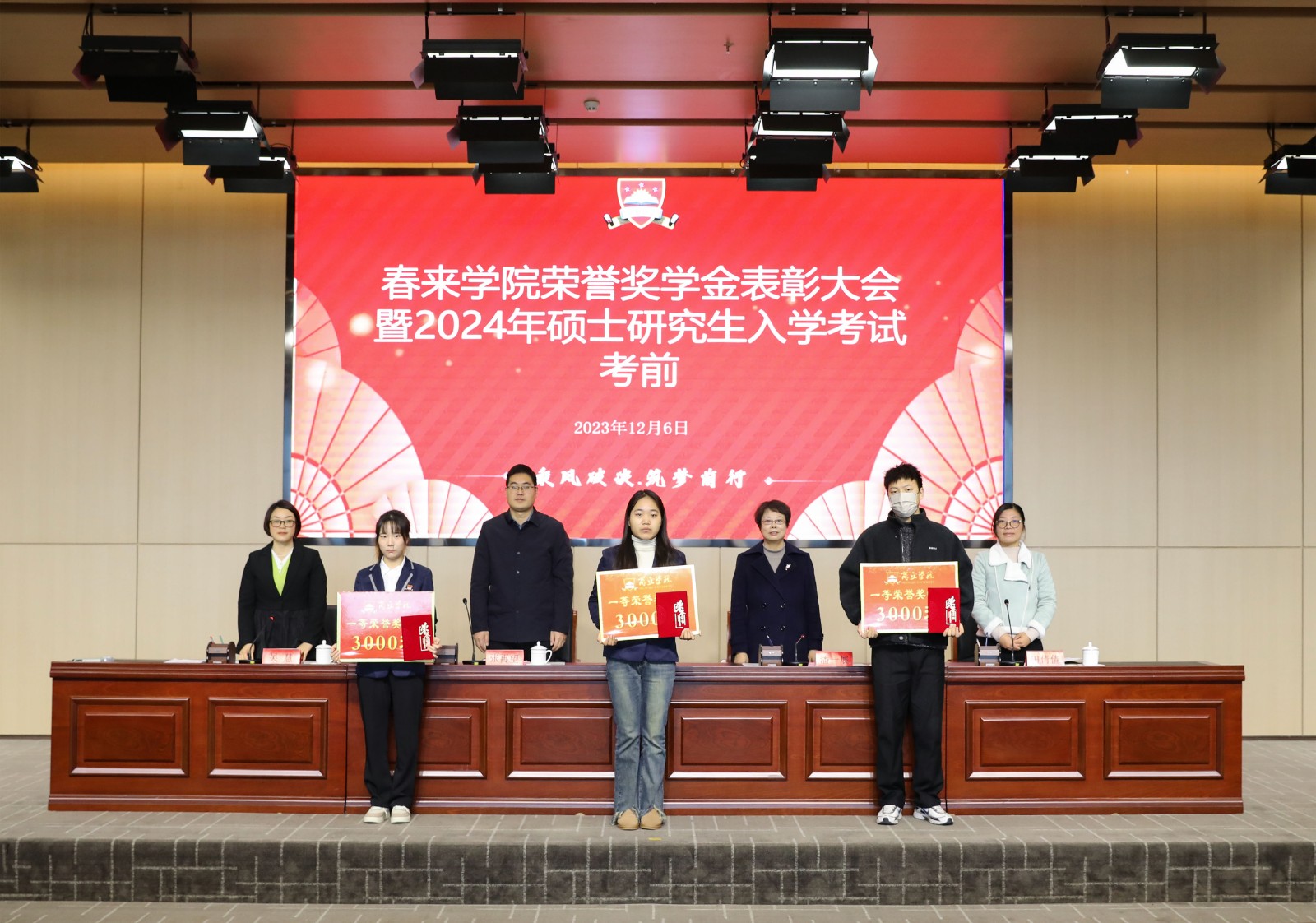 摄影记者原洪帅 (5).jpg