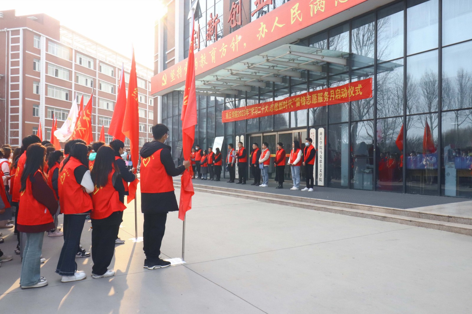 摄影记者陈丹 刘果 悦泽飞  (2).jpg