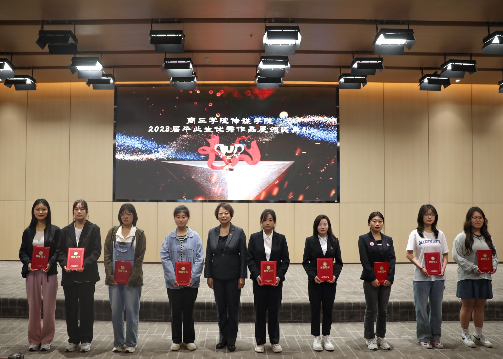 摄影记者李今墨修 (1).jpg