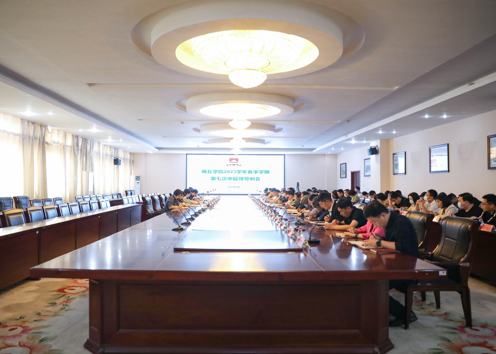 摄影记者鲁悦(1).jpg