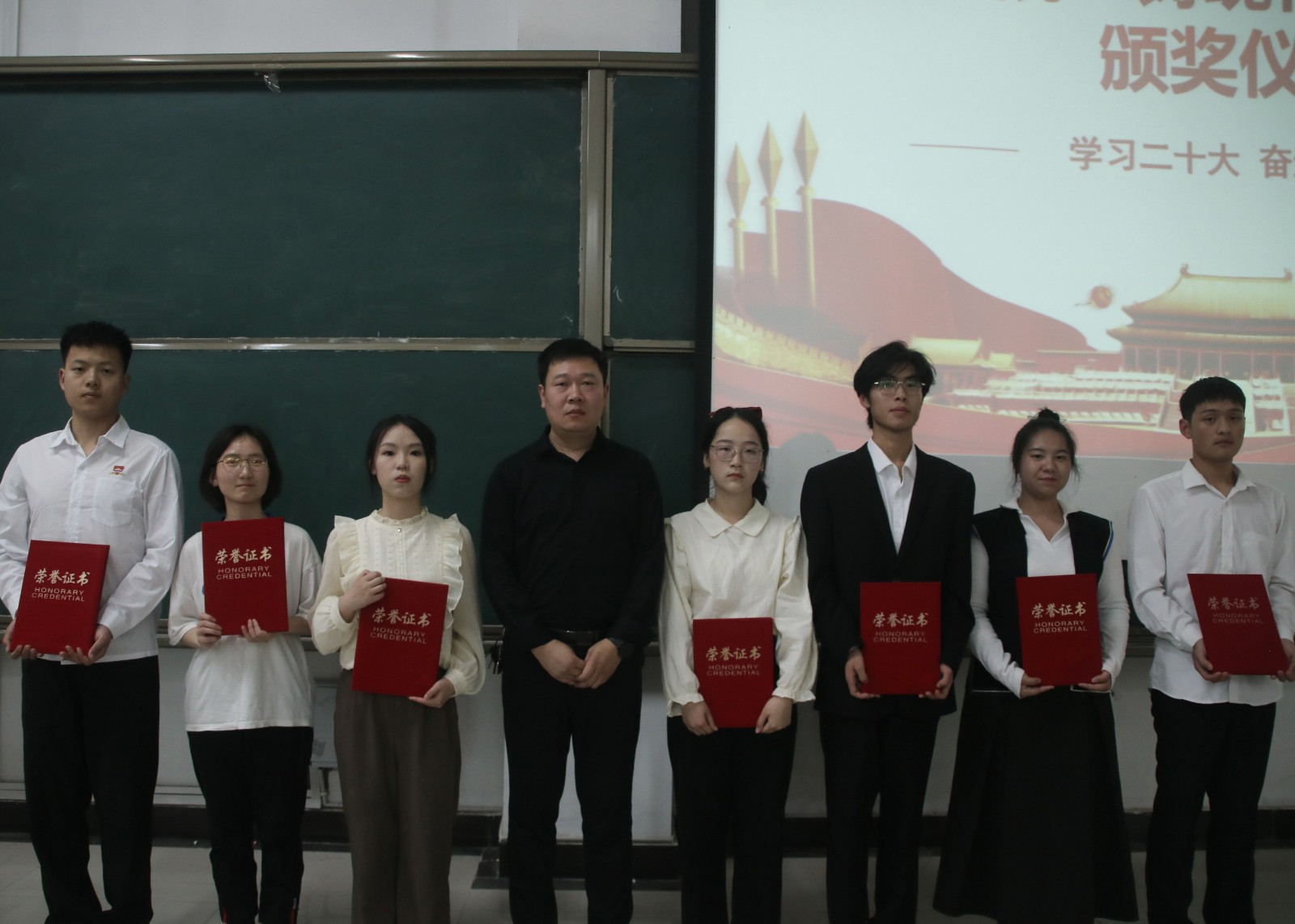 摄影记者韩若冰徐勤亮1.jpg