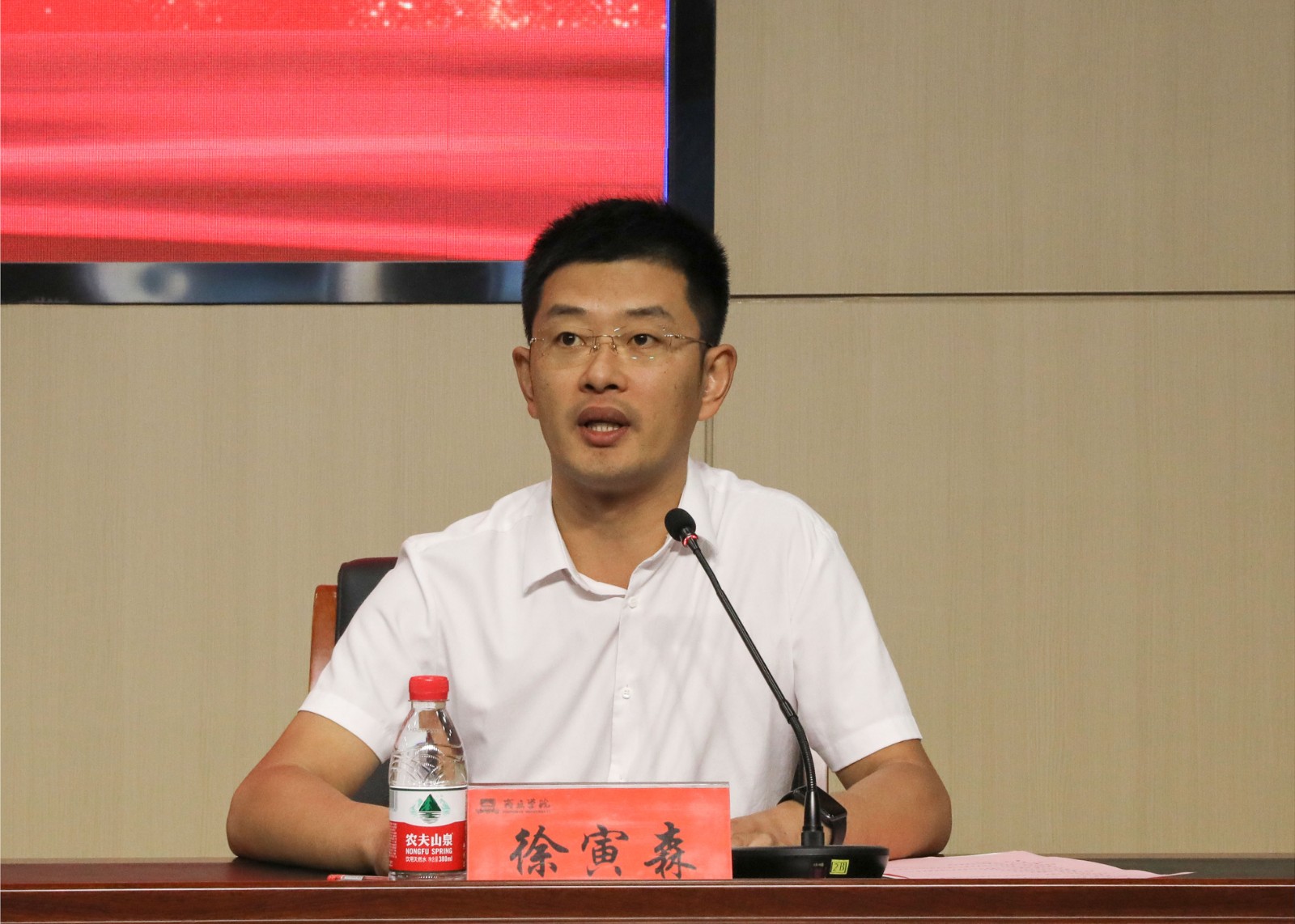 摄影记者刘守婷修12.jpg
