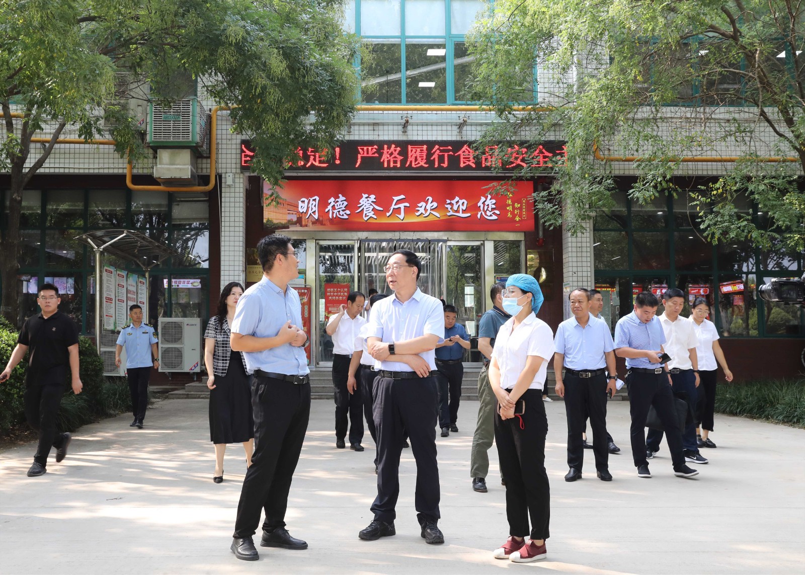 摄影记者李洁 (7).jpg 摄影记者李洁 (7).jpg