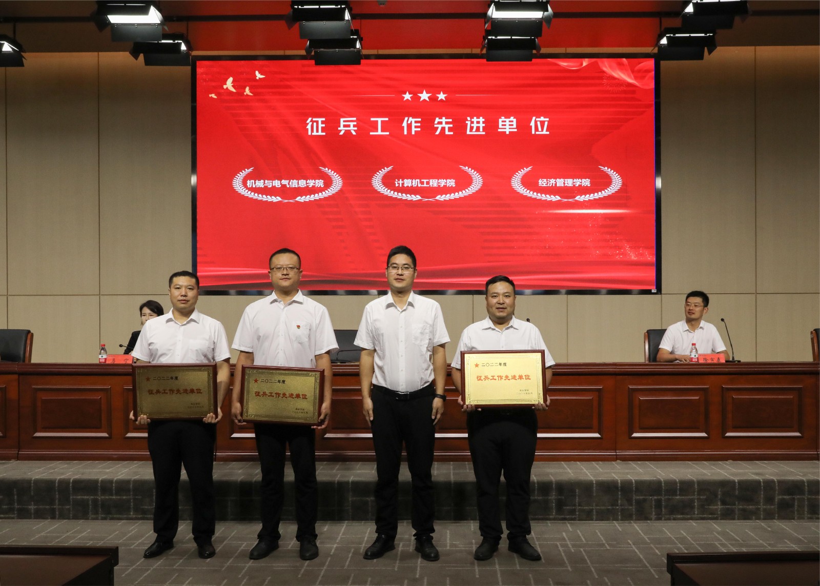 摄影记者刘守婷修7.jpg