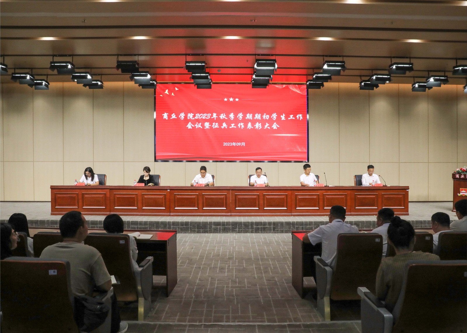 摄影记者刘守婷修1.jpg