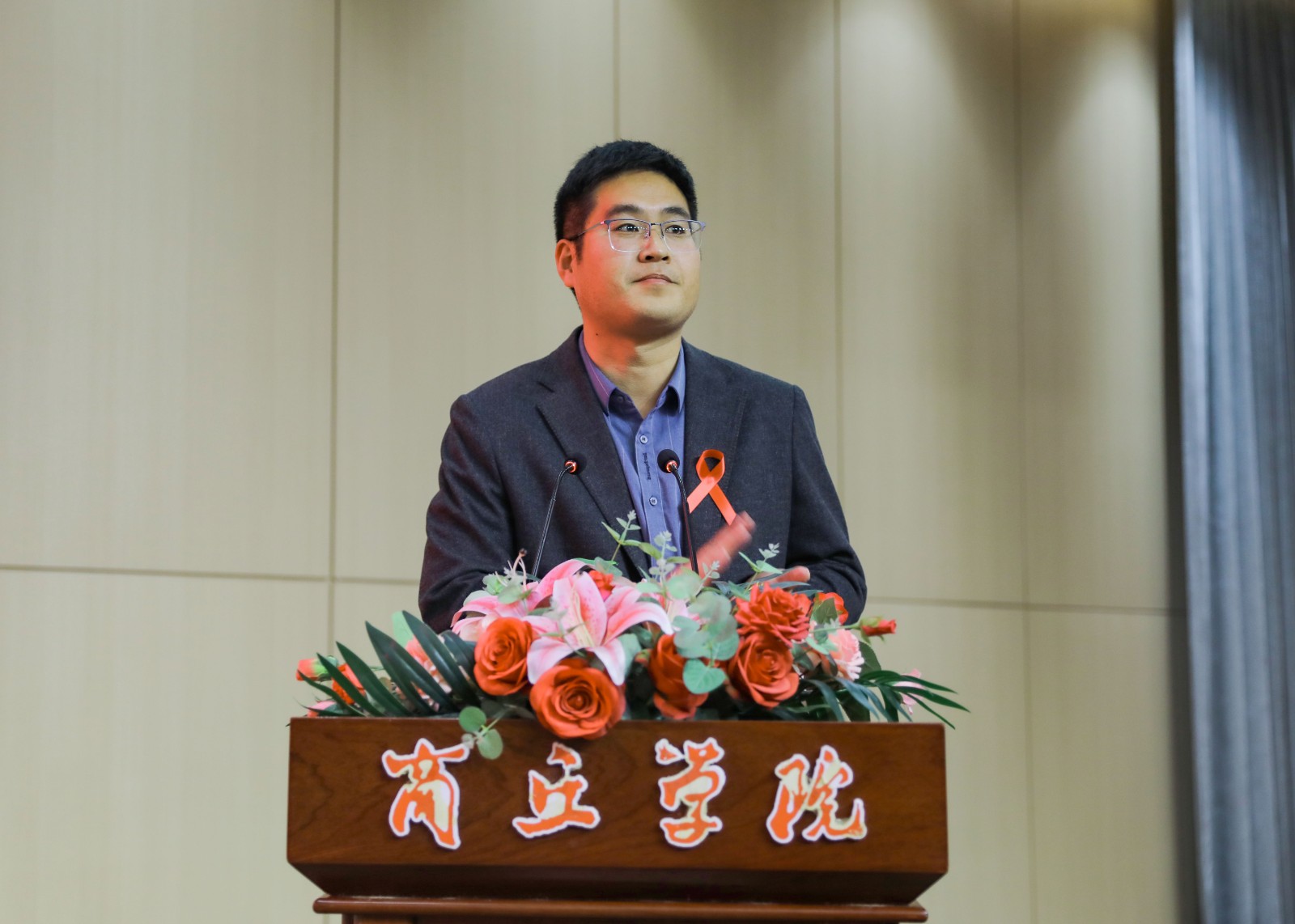 摄影记者汪玲珑修 (2).jpg