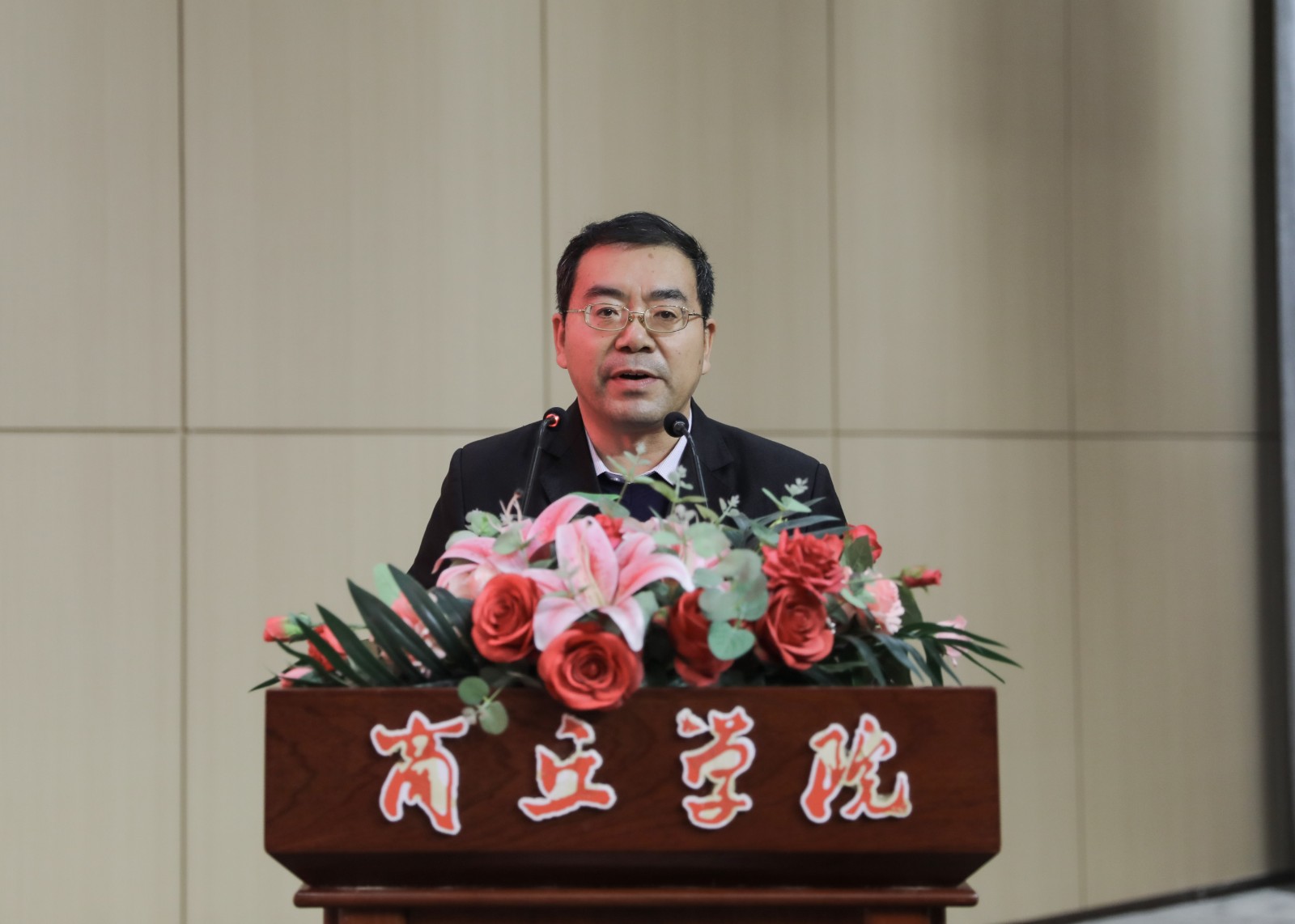 摄影记者汪玲珑修 (3).jpg
