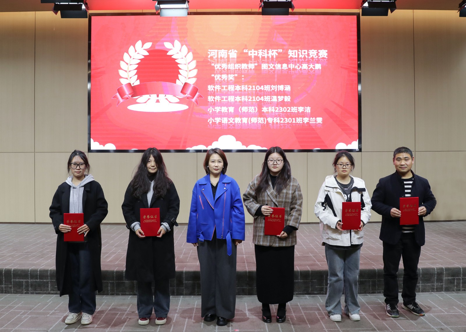摄影记者王非凡修16.jpg