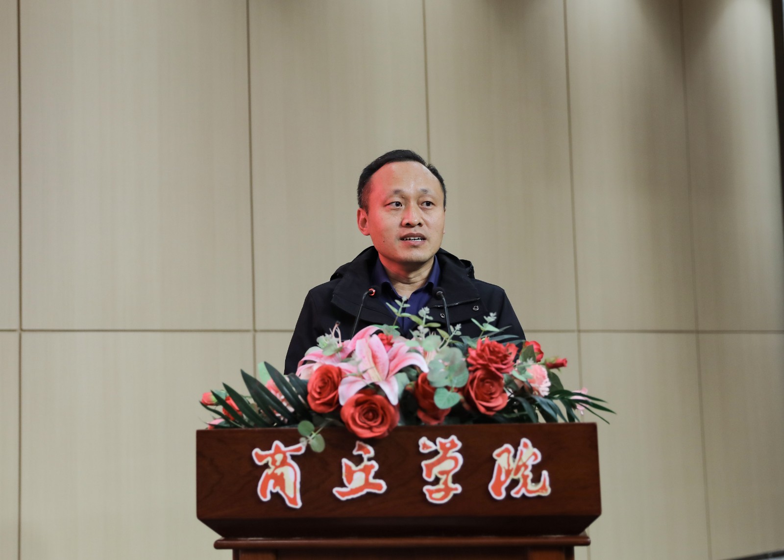 摄影记者汪玲珑修 (5).jpg