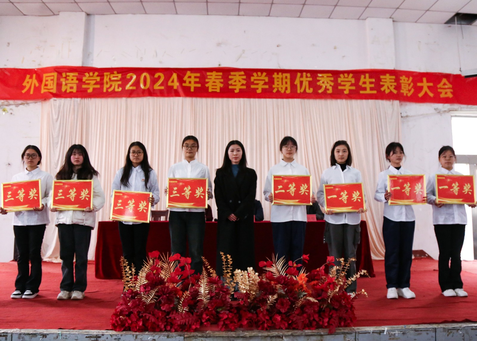 摄影记者王非凡 郭颖新修8.jpg
