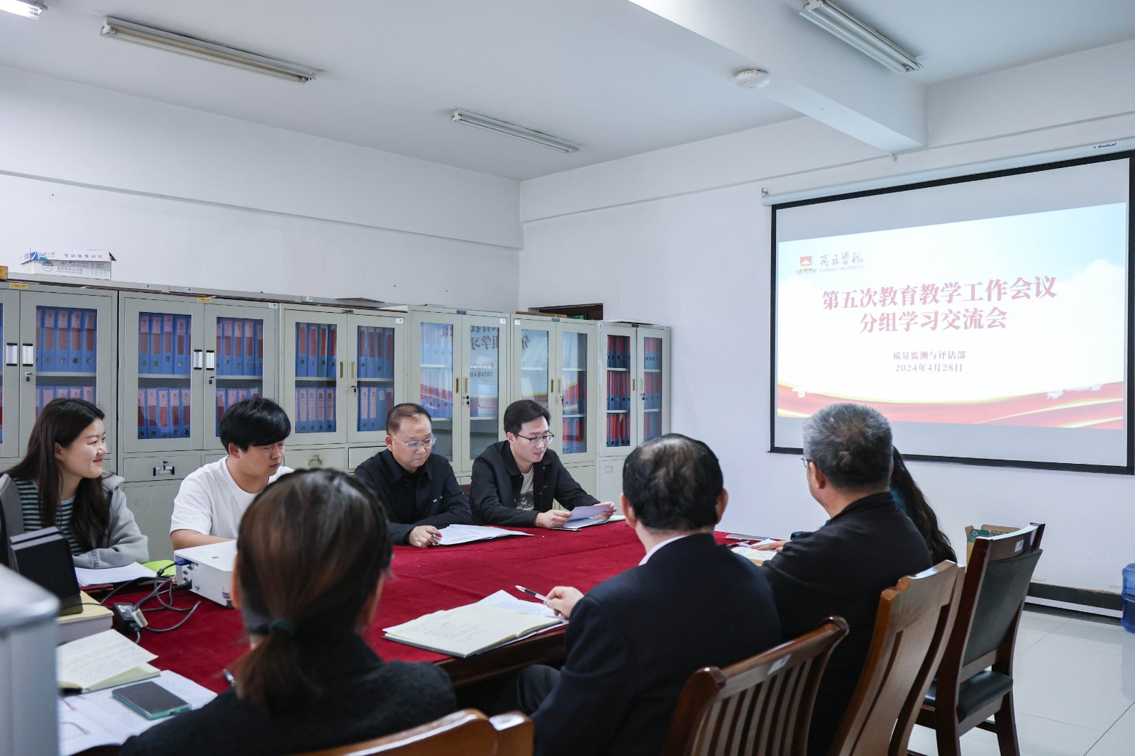 摄影记者王非凡修1.jpg