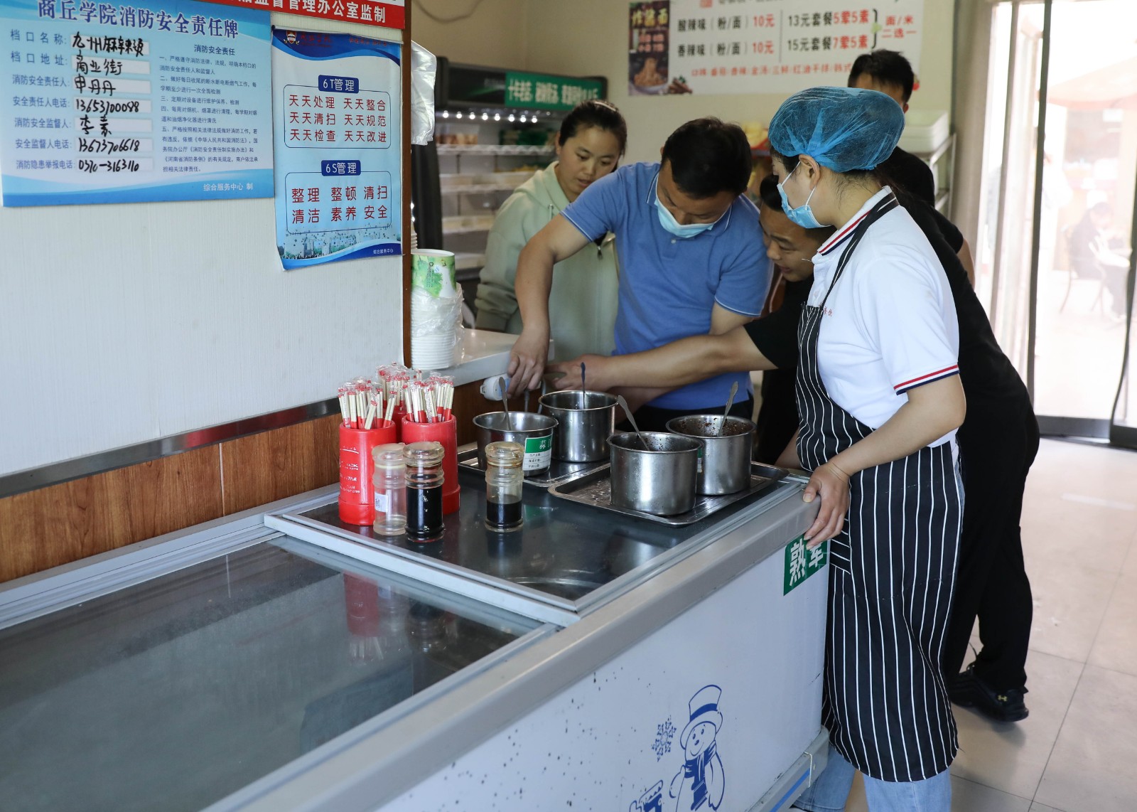 商丘学院食堂图片