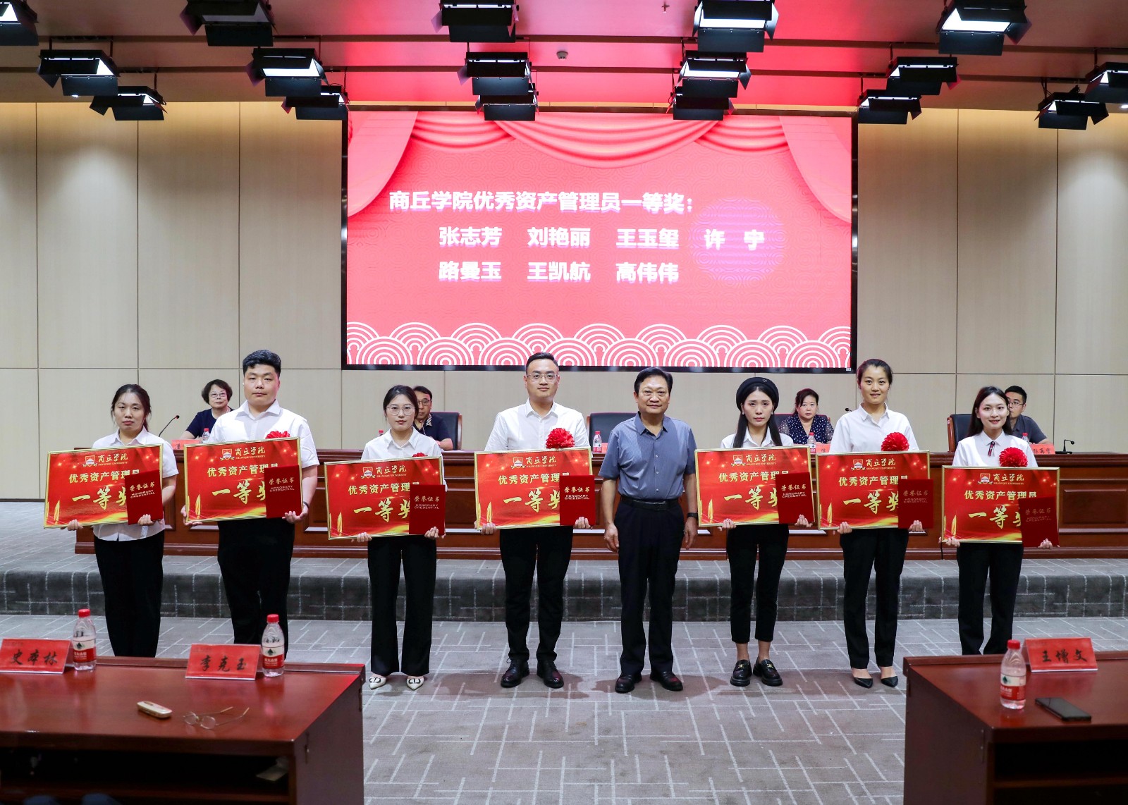 摄影记者王非凡修12.jpg