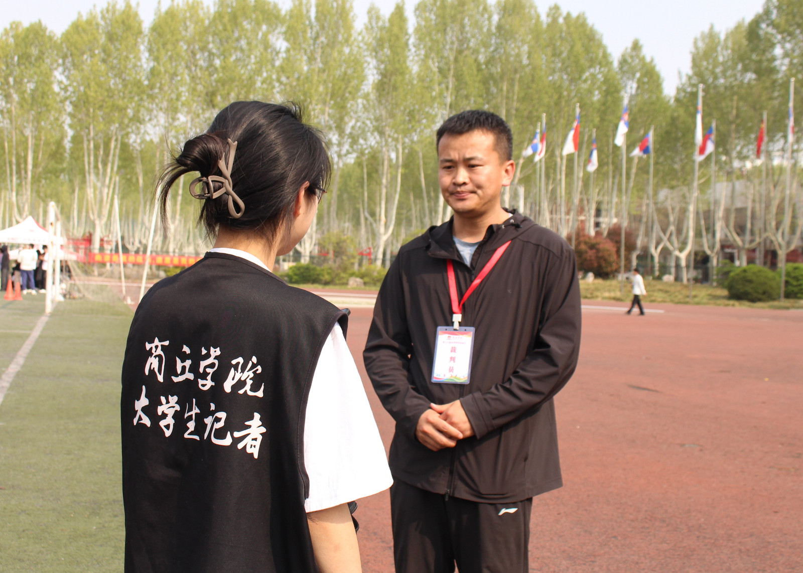 摄影记者张倚铬修3.jpg