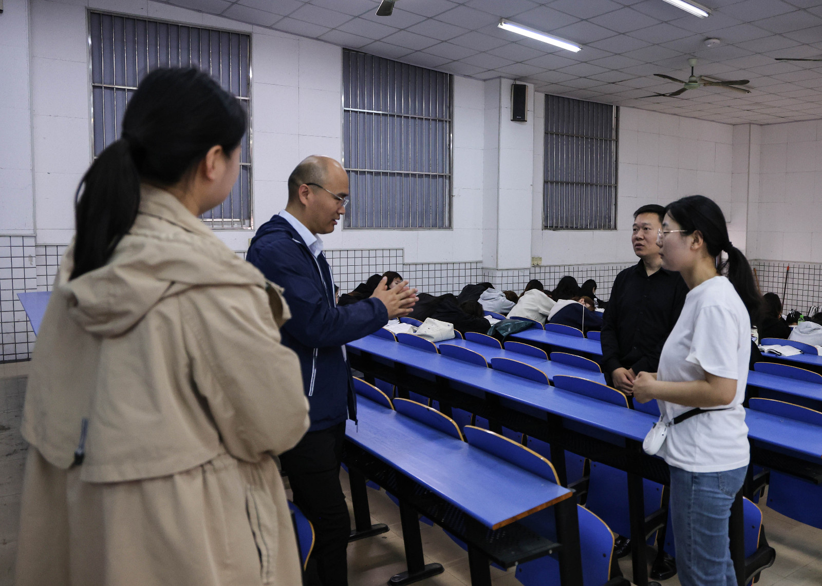 摄影记者张倚铬修6.jpg