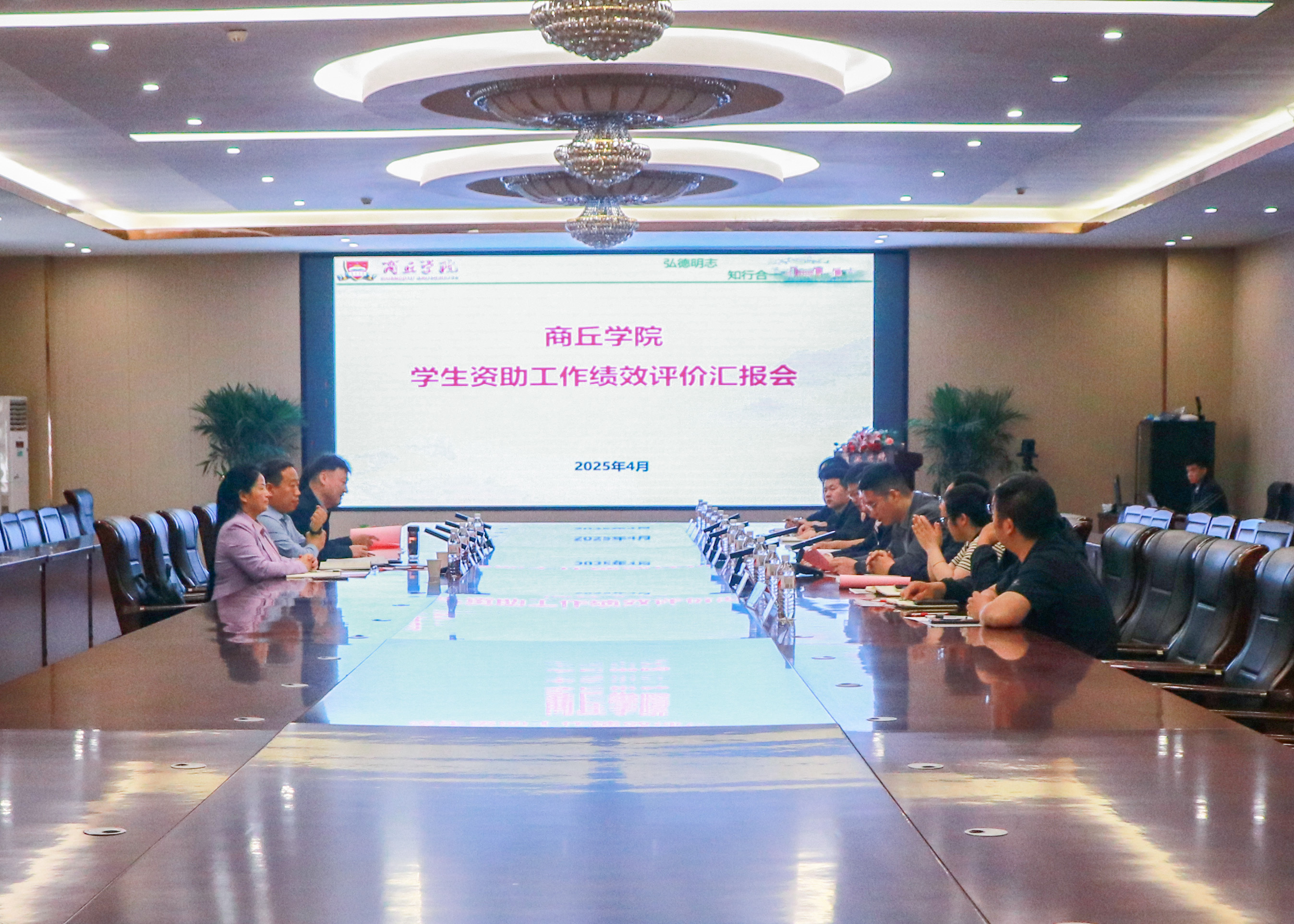 摄影记者张倚铬修1.jpg 摄影记者张倚铬修1.jpg