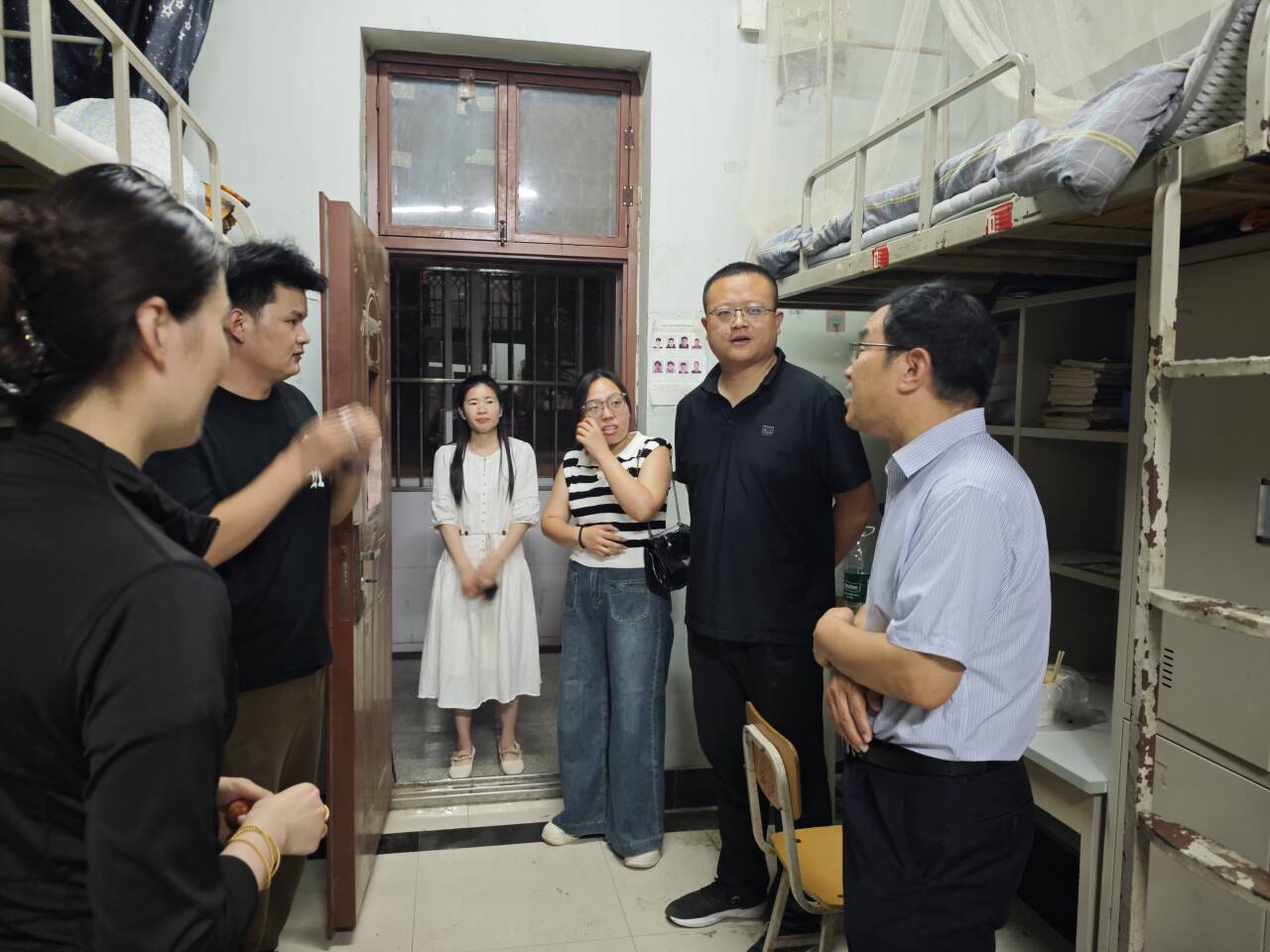 走访宿舍3.jpg