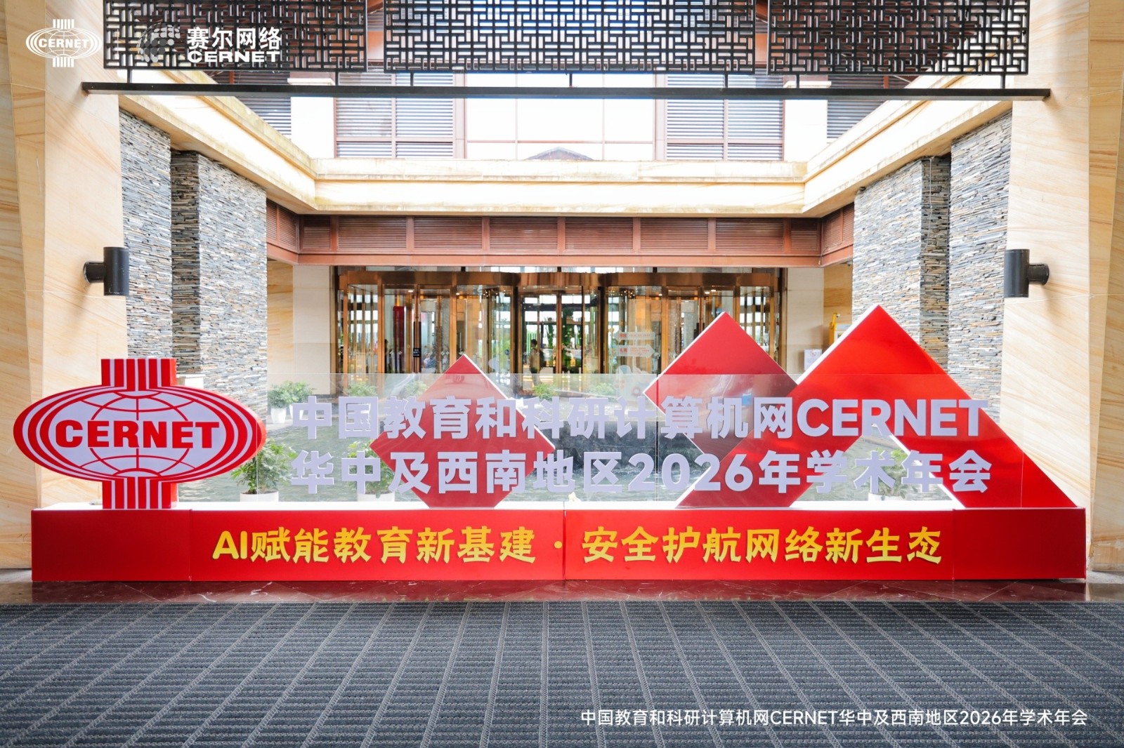 图片 1.jpg 图片 1.jpg