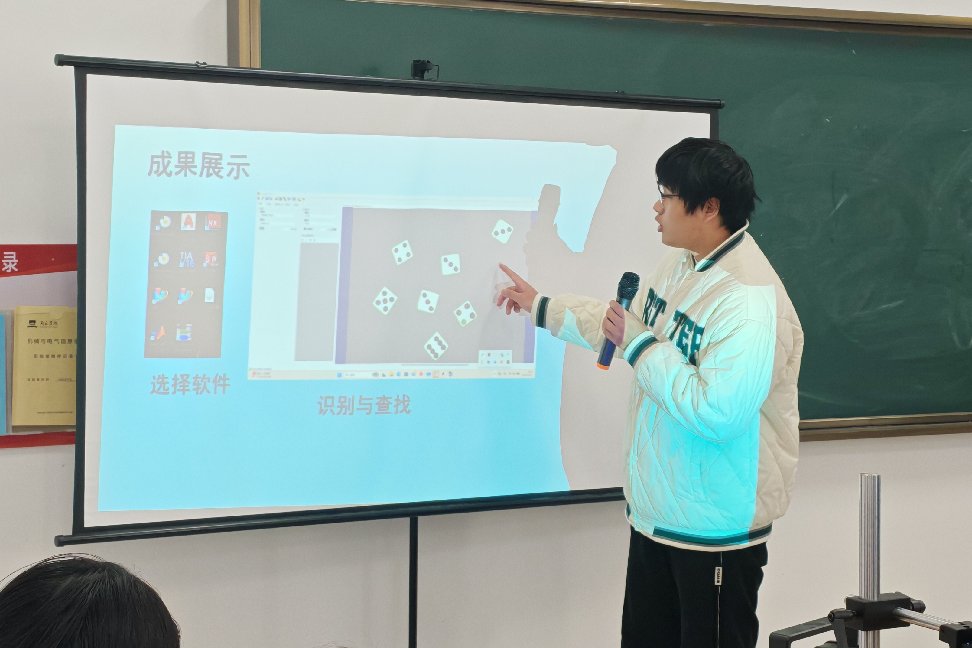 52acfd7b934abcb4aa568f43d9758db1