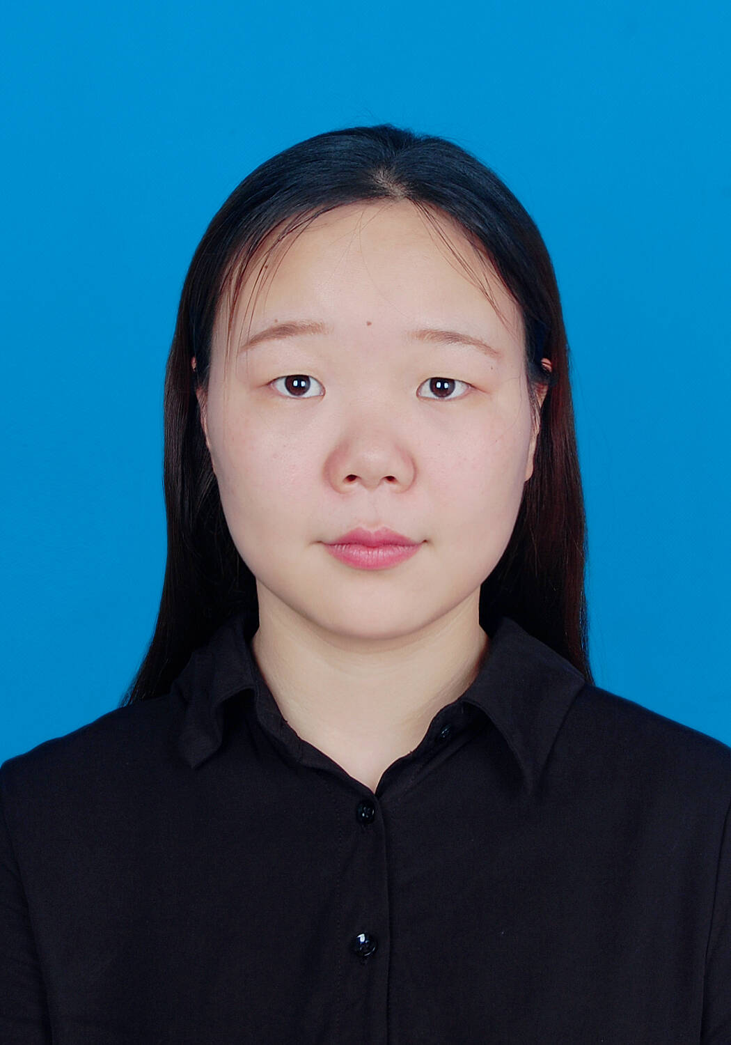 祁艺杰-证件照.jpg