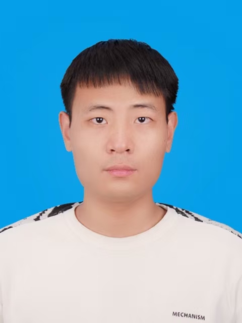 杨浩天.jpg
