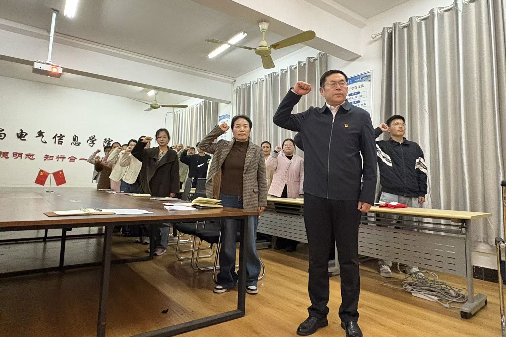 6b1ed6399d463eed7a418d35115a1957