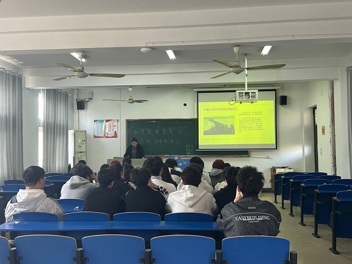 团课1.jpg 团课1.jpg