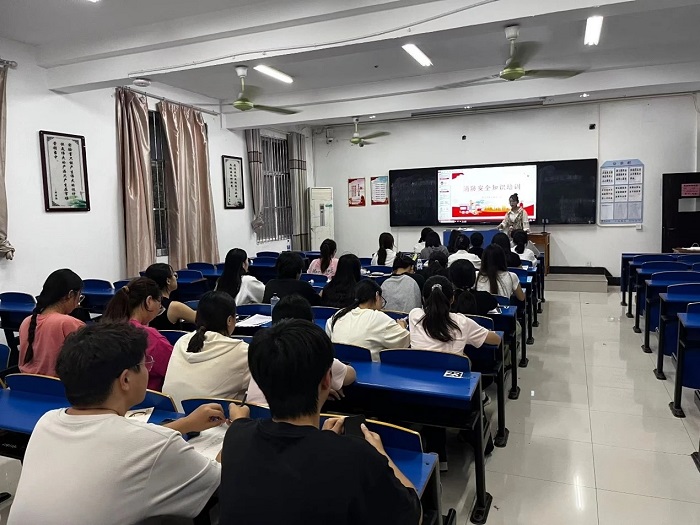 消防安全班会1.jpg 消防安全班会1.jpg