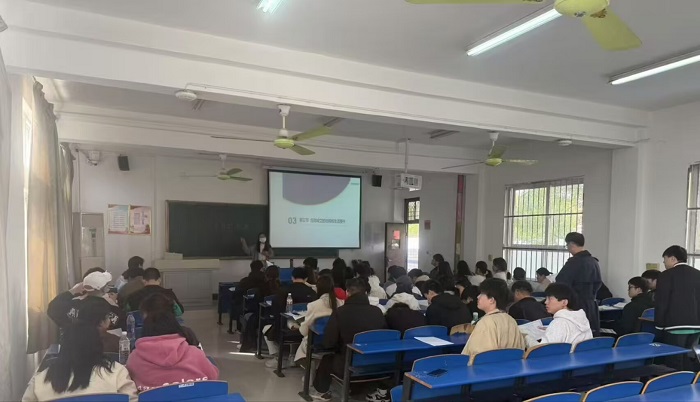就业班会.jpg 就业班会.jpg