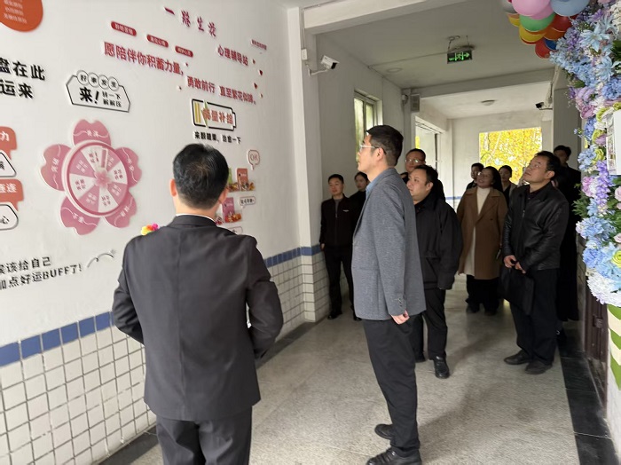 b8ece183198452f1348350db2c9ae984.jpg b8ece183198452f1348350db2c9ae984.jpg