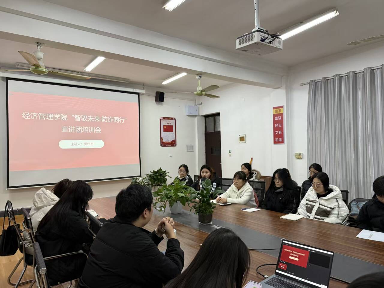 8ba707918d754caf3c54e57c0557322d_720.jpg 8ba707918d754caf3c54e57c0557322d_720.jpg