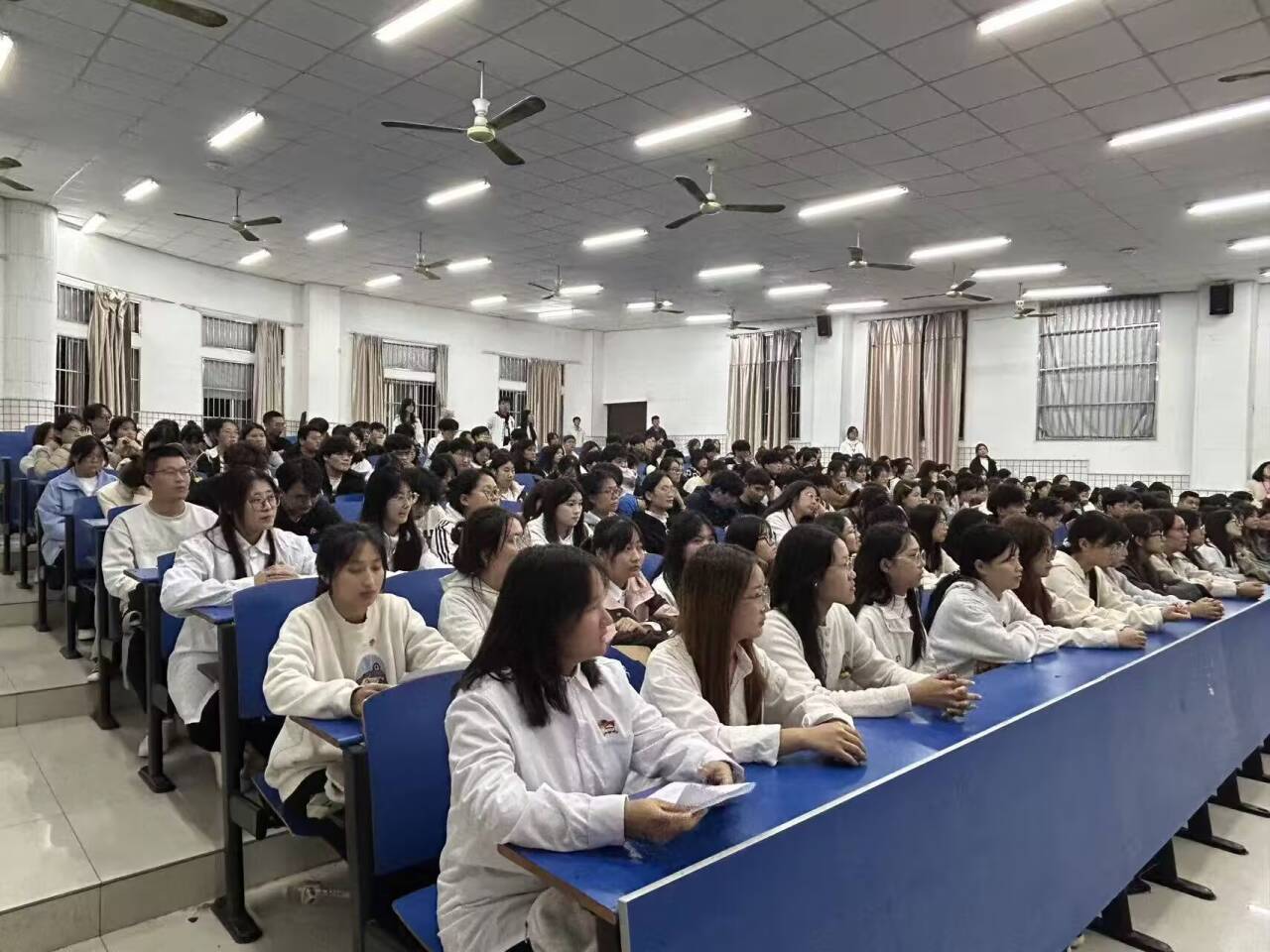 6acc8426eeb3d87610422f680d83086f_720.jpg 6acc8426eeb3d87610422f680d83086f_720.jpg