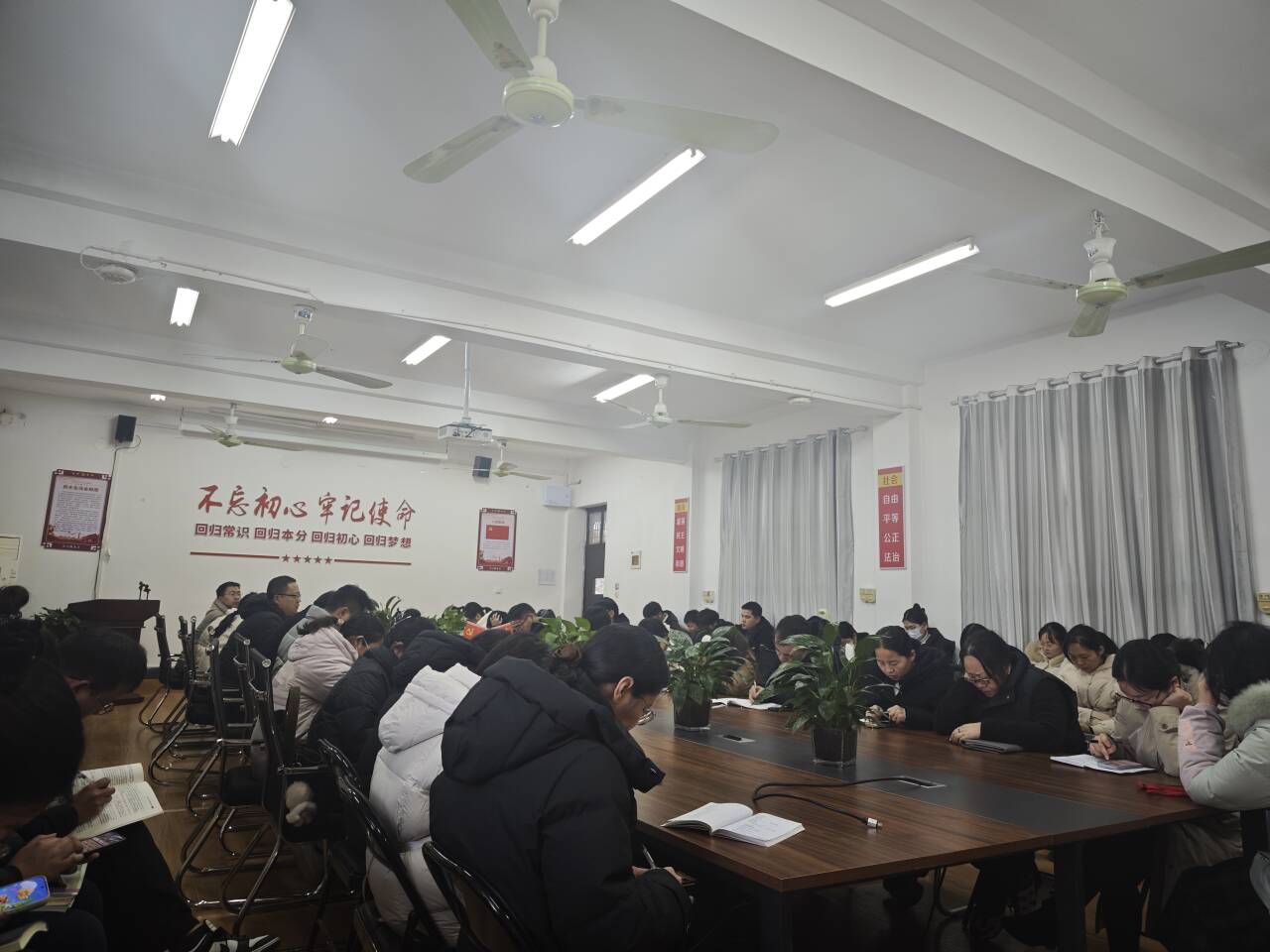 8f22d9869454600dff3258802ffd1ac9_720.jpg 8f22d9869454600dff3258802ffd1ac9_720.jpg